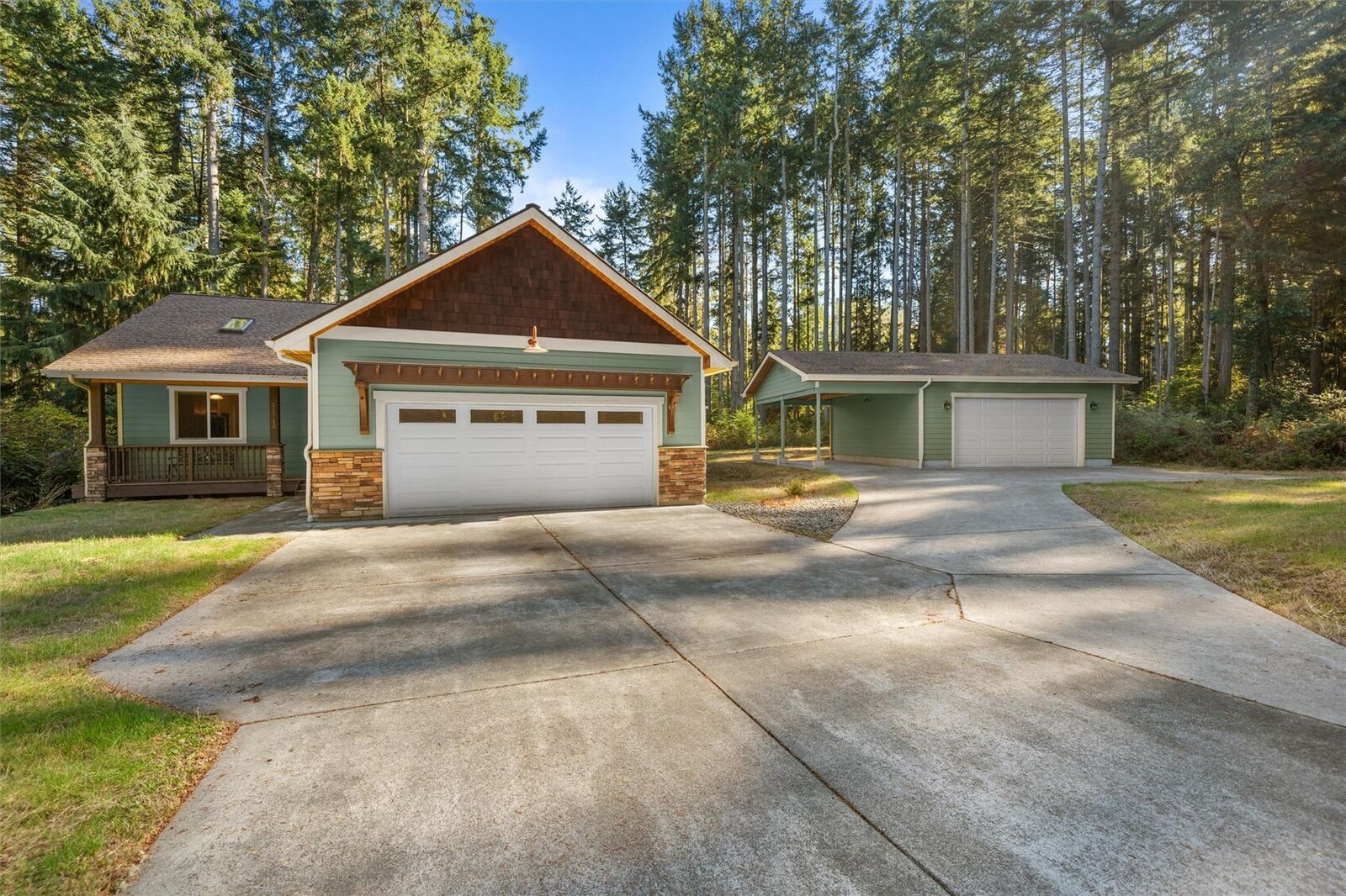 Property Photo:  11715  Lake Place  WA 98303 