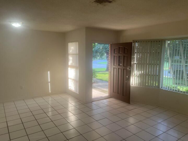Property Photo: 1820 SW 96th Terrace FL 33025