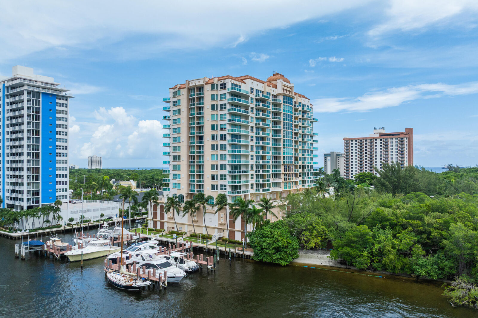 Property Photo:  2845 NE 9th Street 601  FL 33304 