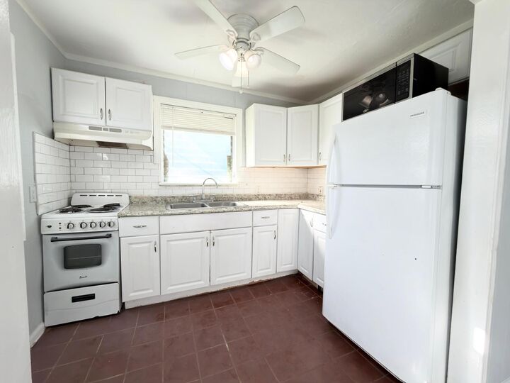 Property Photo: 710 Tuscaloosa Street Unit 2 FL 33405