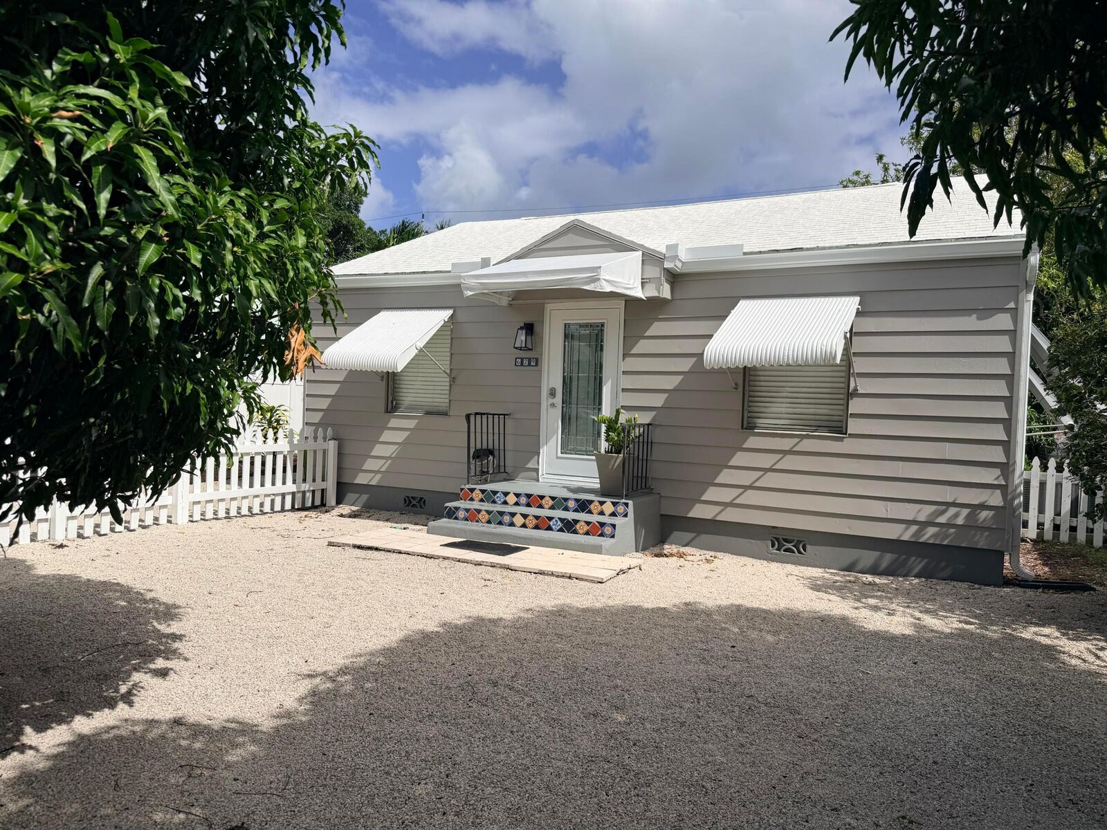 Property Photo:  629 SE 4th Avenue  FL 33483 