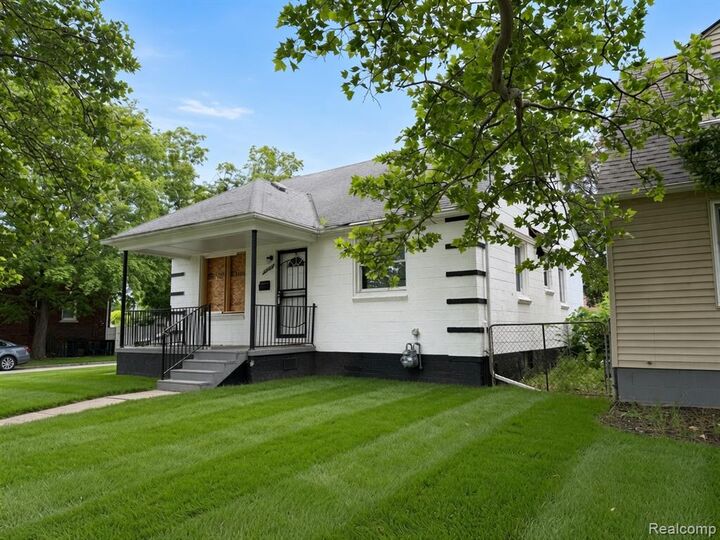 Property Photo:  11090 Minden Street  MI 48205 