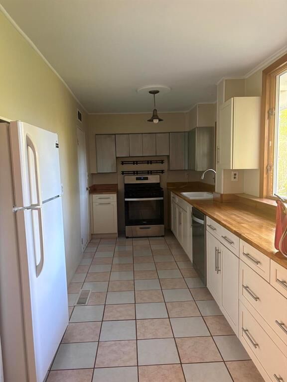 Property Photo: 2565 Carmel Street MI 48104