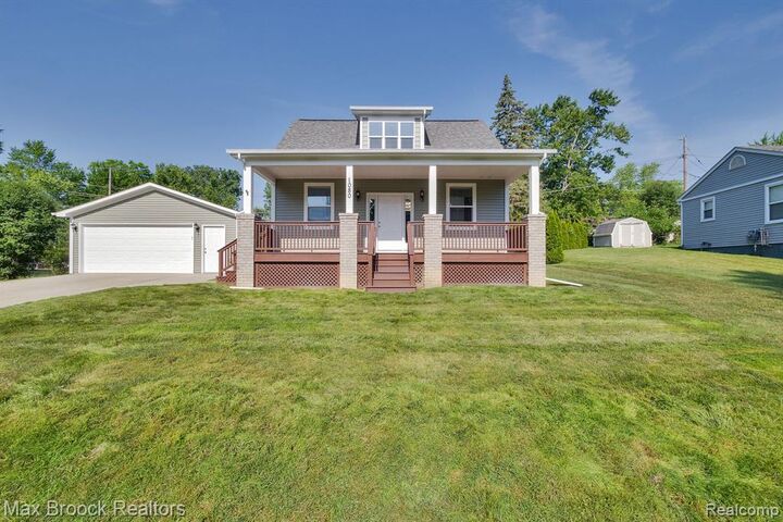 Property Photo: 1080 Oregon Boulevard MI 48327