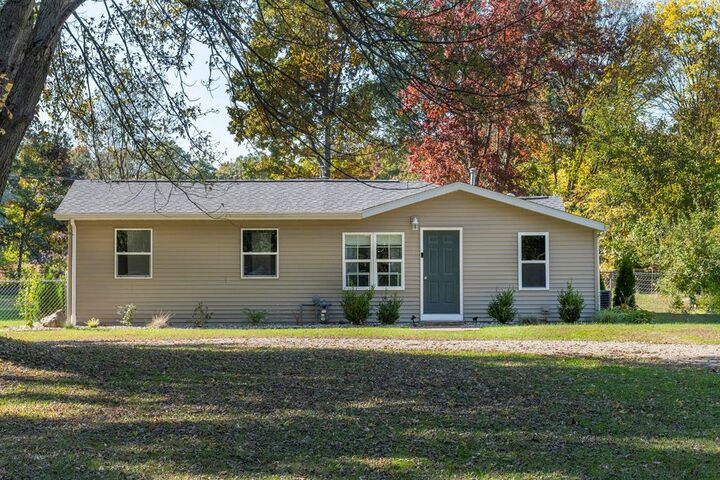 Property Photo:  71212 State Line Road  MI 49112 