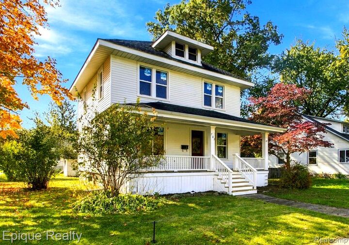 Property Photo:  703 Smith Street  MI 48001 