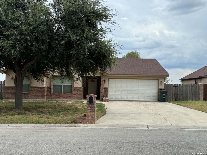 Property Photo:  529 Quail Creek Dr  TX 78840 