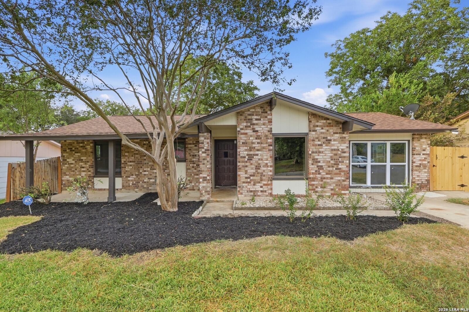 Property Photo:  7806 Oak Forest Dr  TX 78233 