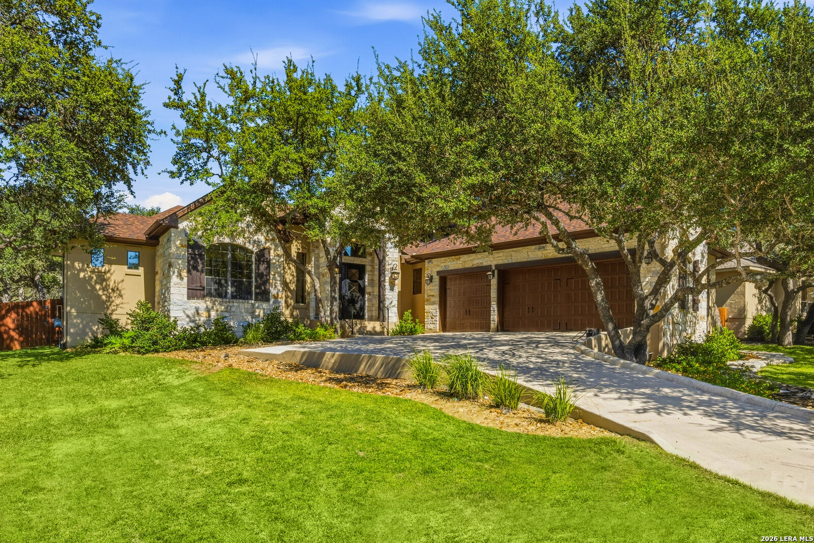 Property Photo:  8131 Colonial Woods  TX 78015 