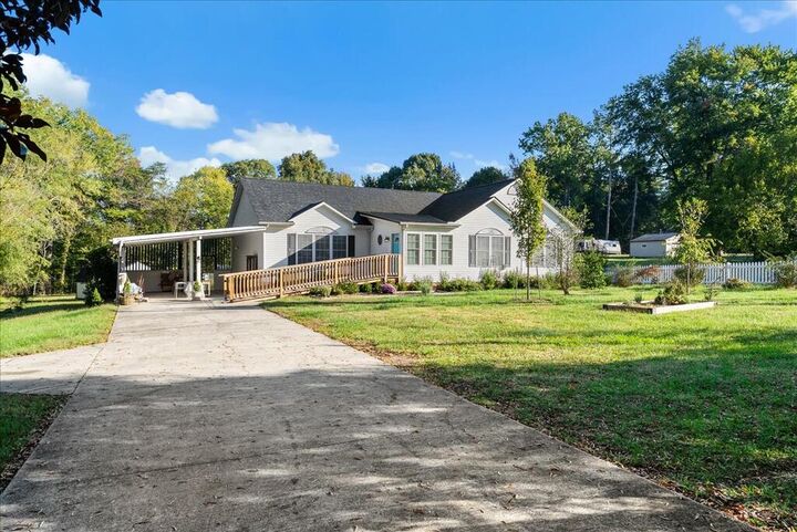 Property Photo:  1602B High St  VA 23901 