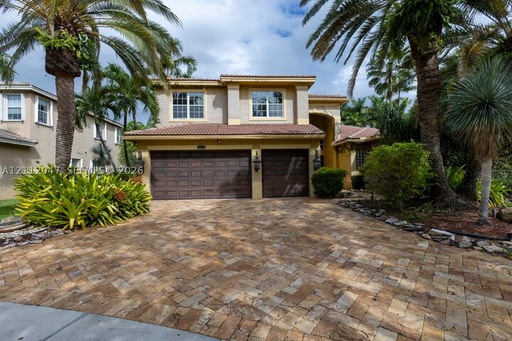 Property Photo: 18501 SW 44th St FL 33029