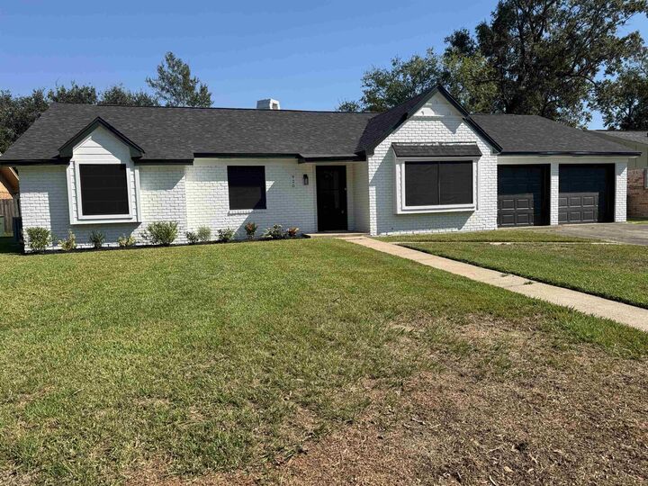 Property Photo:  920 Lockwood  TX 77706 
