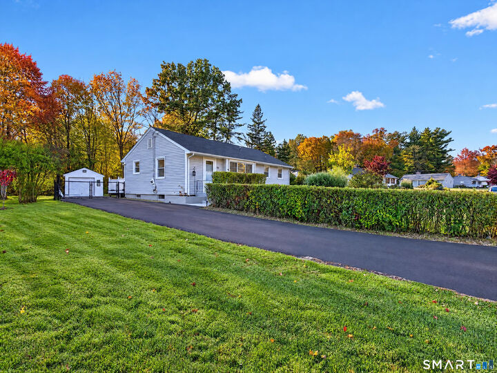 Property Photo: 52 Ellsworth Drive CT 06002