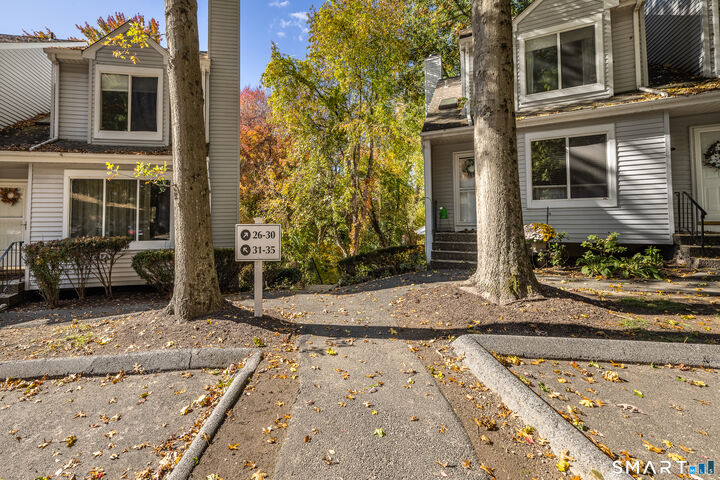 Property Photo:  20 East Pembroke Road 30  CT 06811 