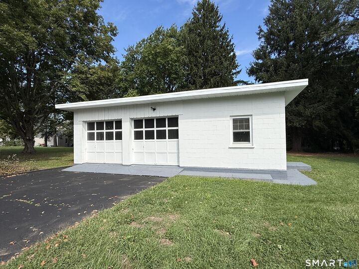 Property Photo:  86 Pegasus Drive  CT 06340 