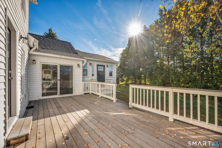 Property Photo:  364 Bidwell Street  CT 06040 