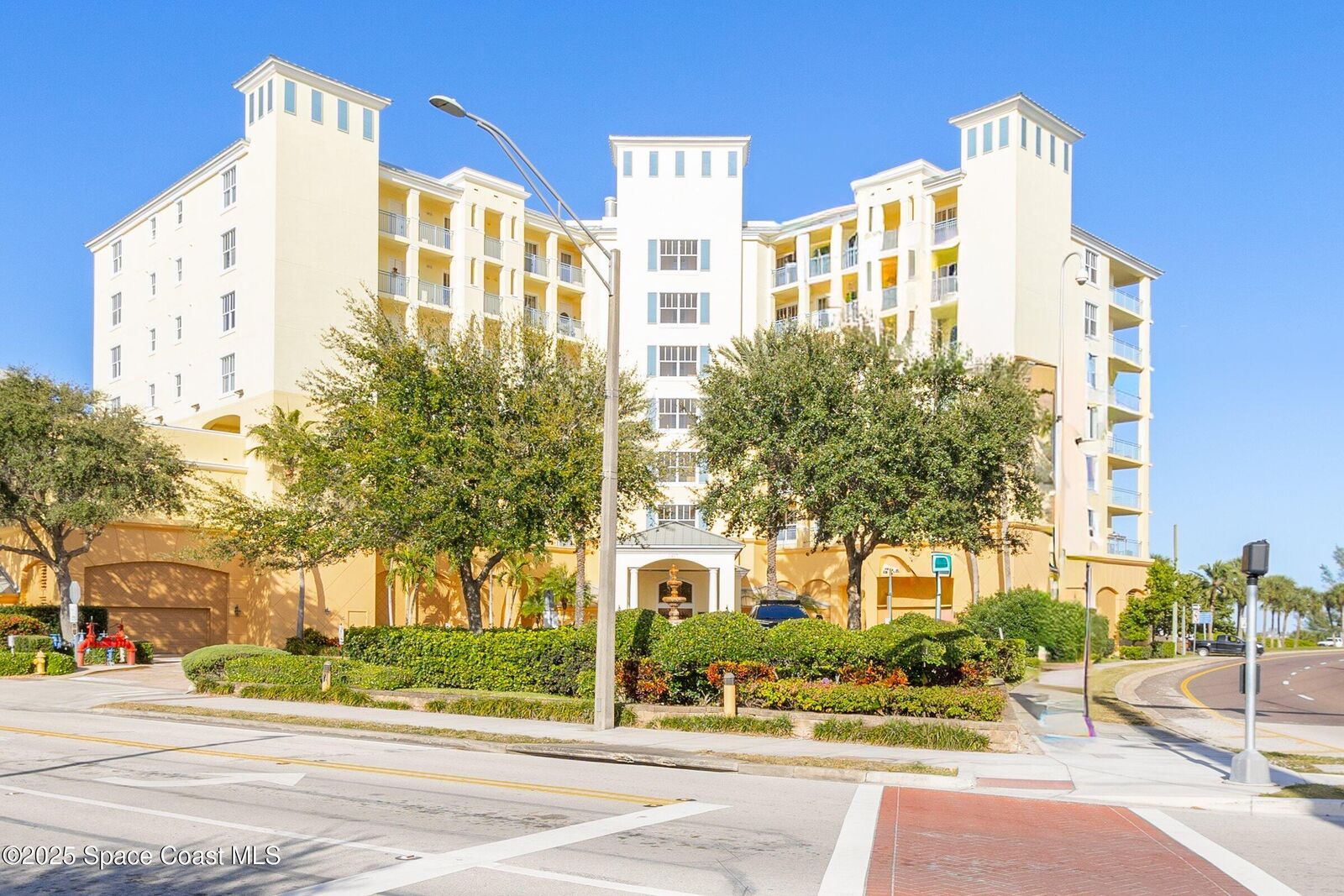 Property Photo: 1437 Pineapple Avenue FL 32935