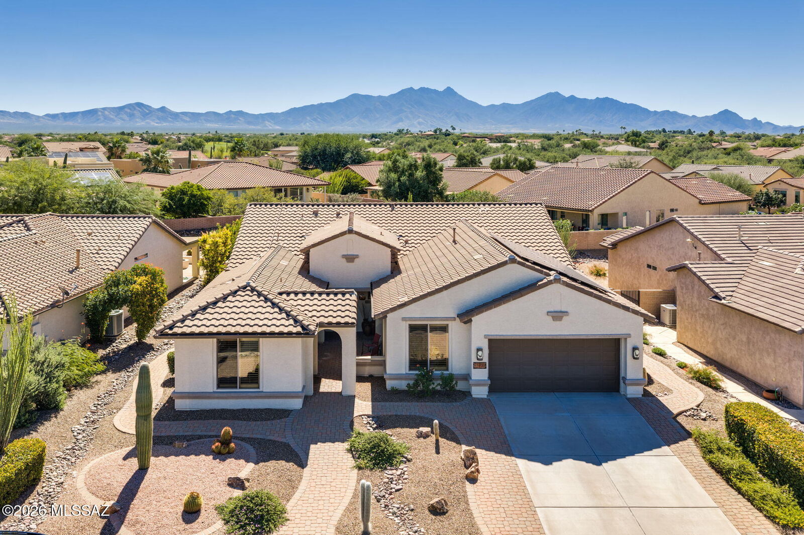 Property Photo: 1936 N Laguna Oaks Drive AZ 85614