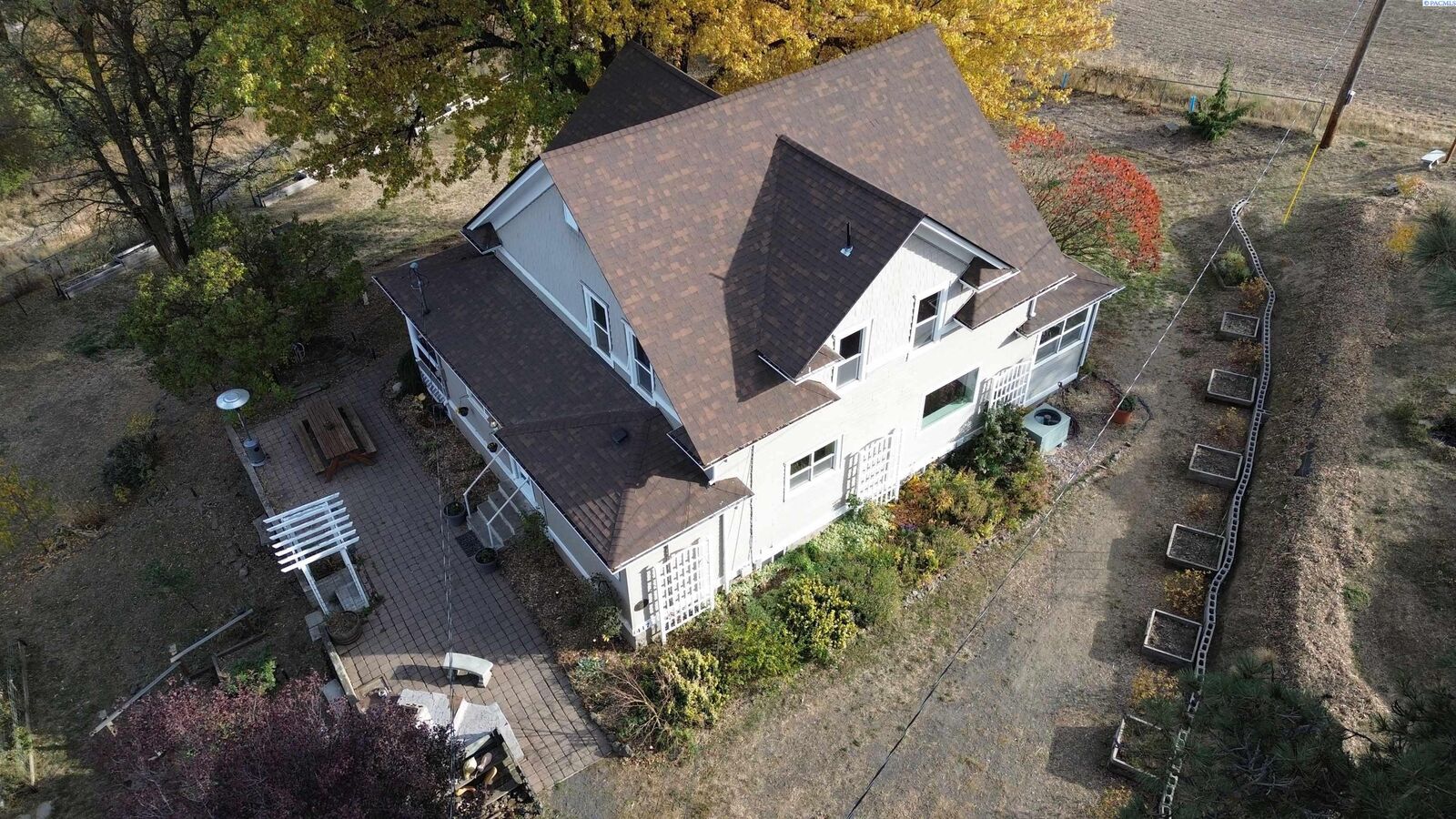 Property Photo: 417 W 7th Street WA 99170