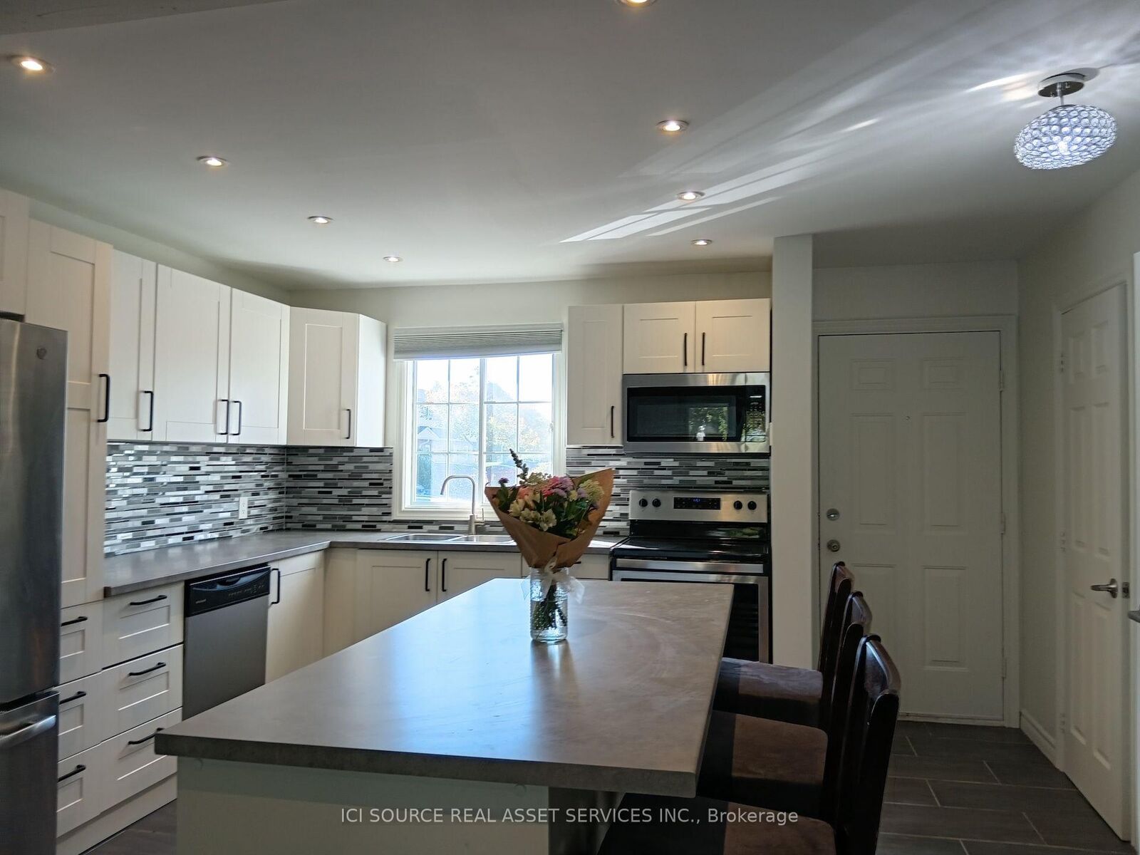 Property Photo:  8141 Coventry Road 95  ON L2H 2X7 