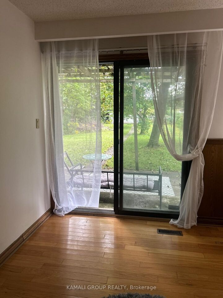 Property Photo:  201 Carrville Road  ON L4C 6E4 