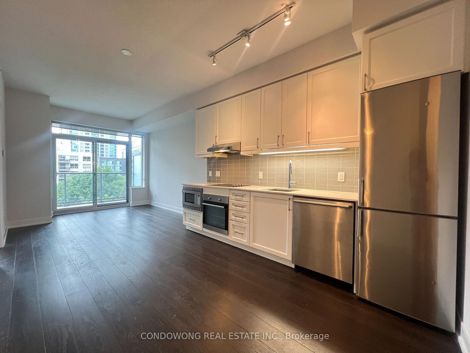 Property Photo:  7 Kenaston Gardens 325  ON M2K 0E9 