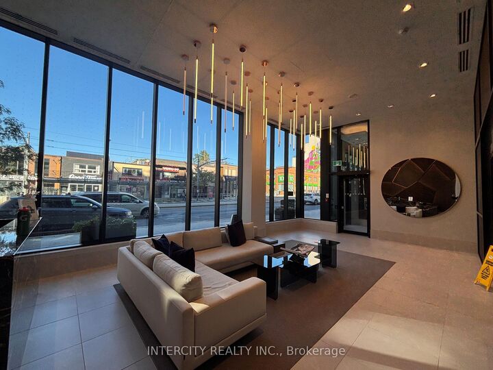 Property Photo:  863 St. Clair Avenue W 605  ON M6C 0B2 