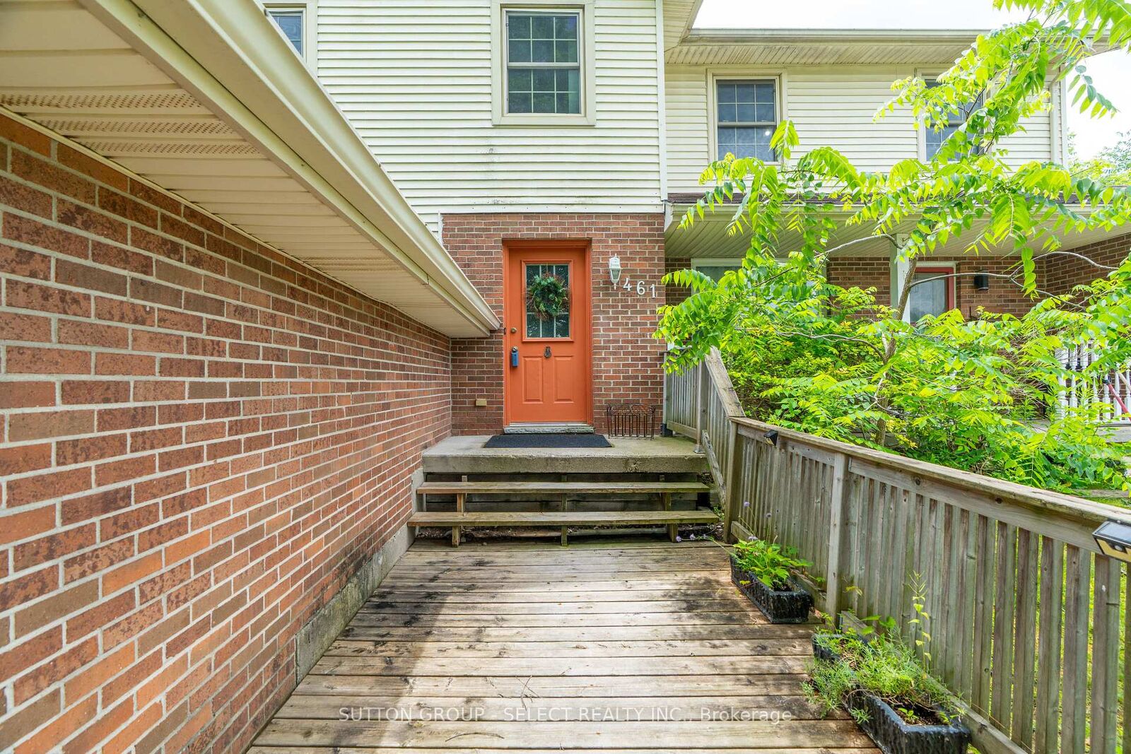 Property Photo:  461 Cleveland Avenue  ON N5Z 3C3 