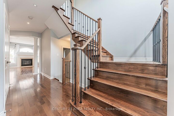 Property Photo: 176 District Avenue ON L6A 0Y3
