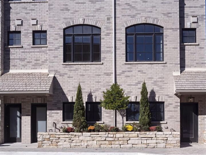 Property Photo:  30 Commerce Trail #39  ON M6N 0C2 