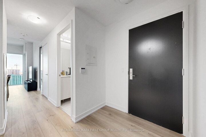 Property Photo: 158 Front Street E 2201 ON M5A 0K9