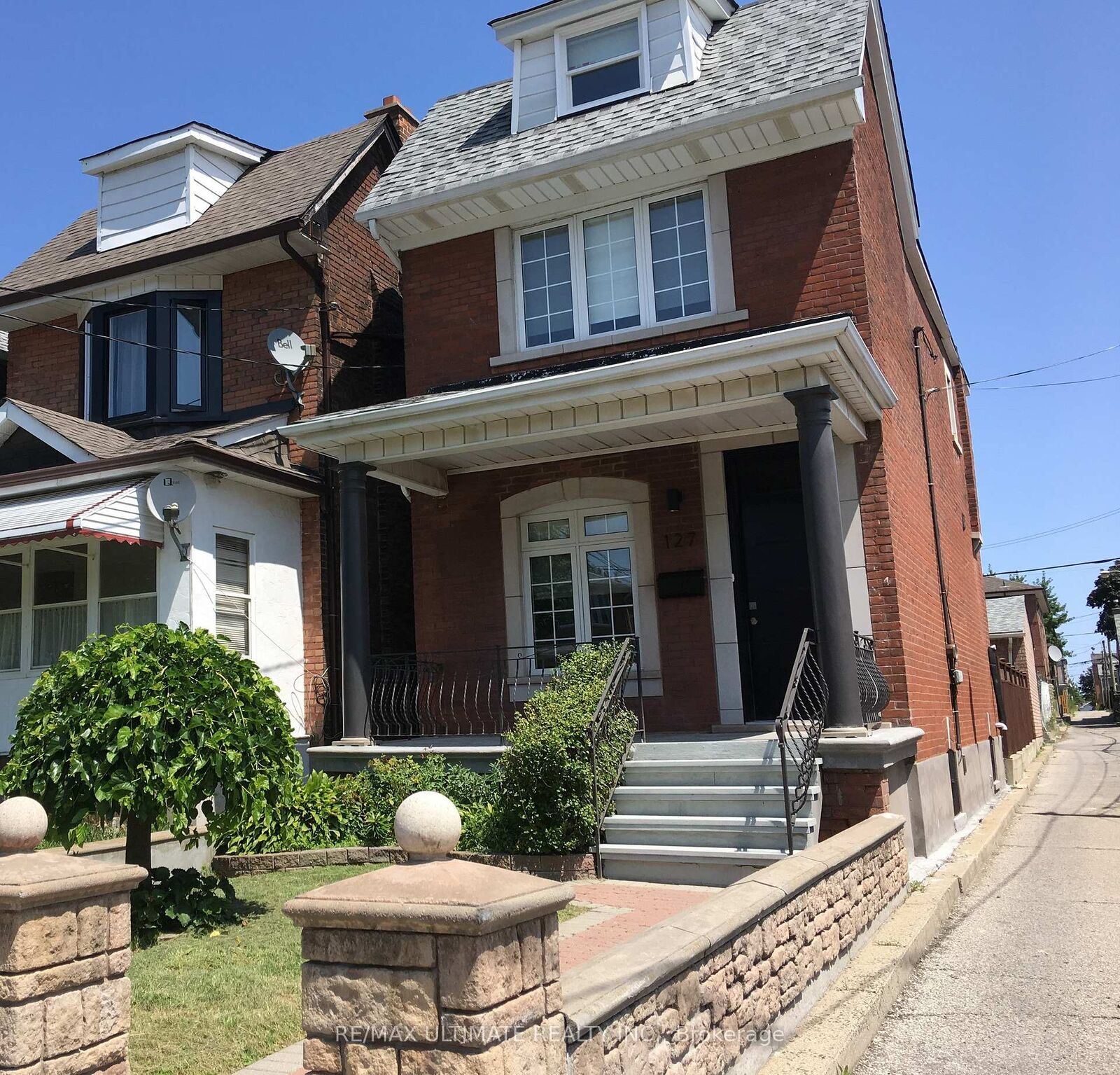 Property Photo: 127 Harvie Avenue Upper ON M6E 4K5