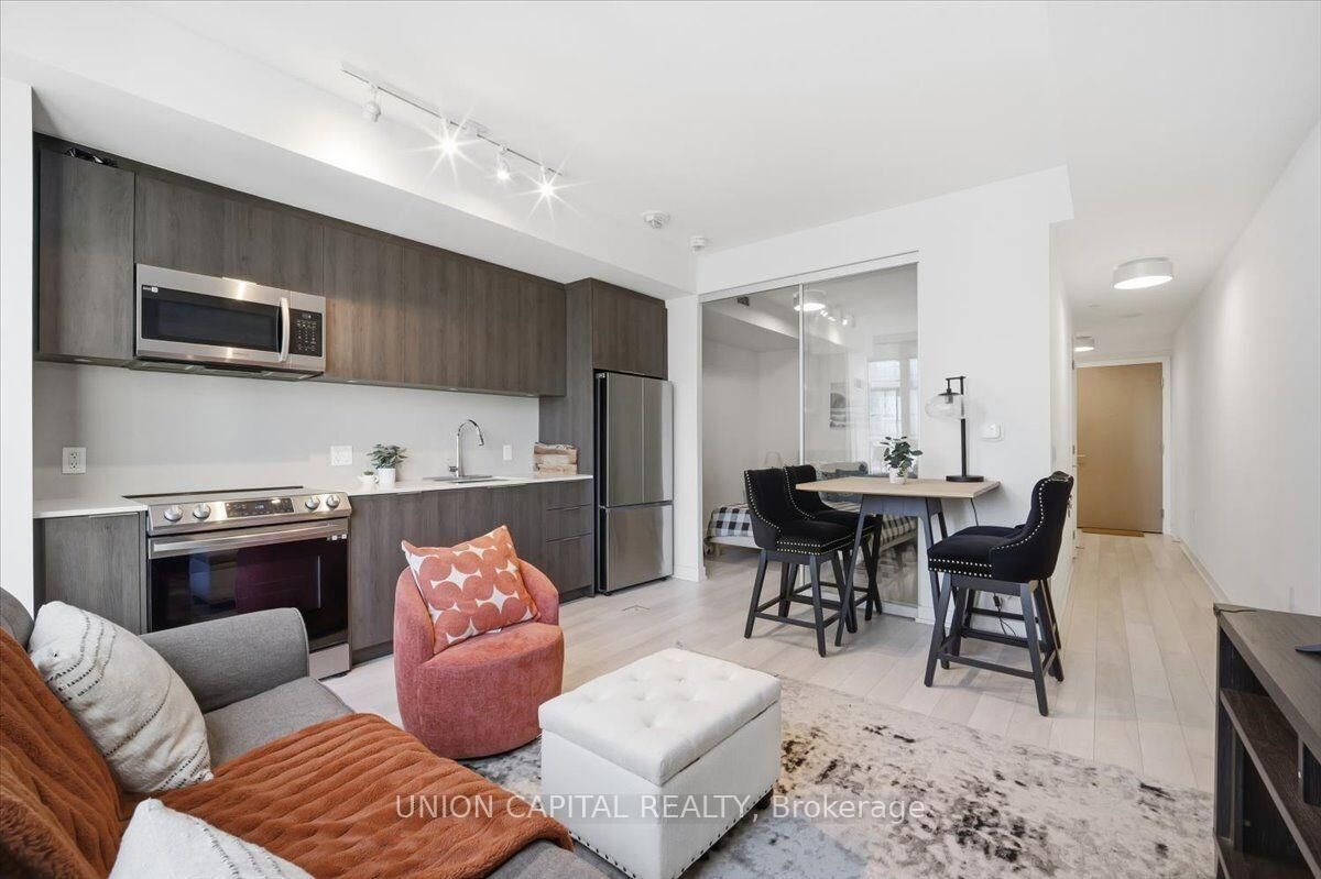Property Photo:  357 King Street W 3507  ON M5V 0S7 