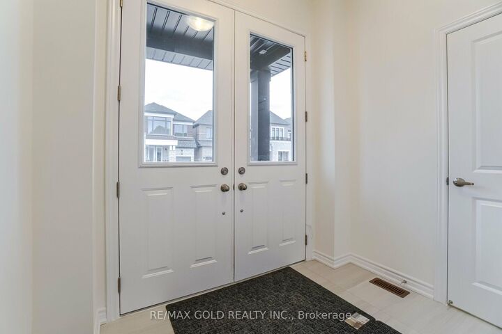 Property Photo:  26 Del Grappa Street  ON L7C 4L1 