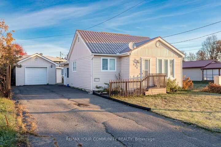 Property Photo:  212 Duncan Avenue  ON P1B 7J3 
