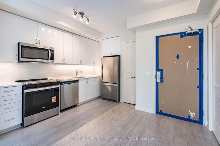Property Photo: 38 Annie Craig Drive 5106 ON M8V 0G9
