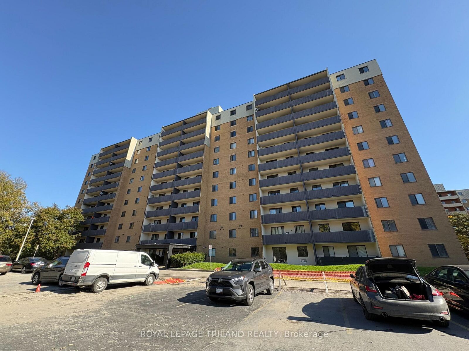 Property Photo:  756 Kipps Lane 603  ON N5Y 4X9 