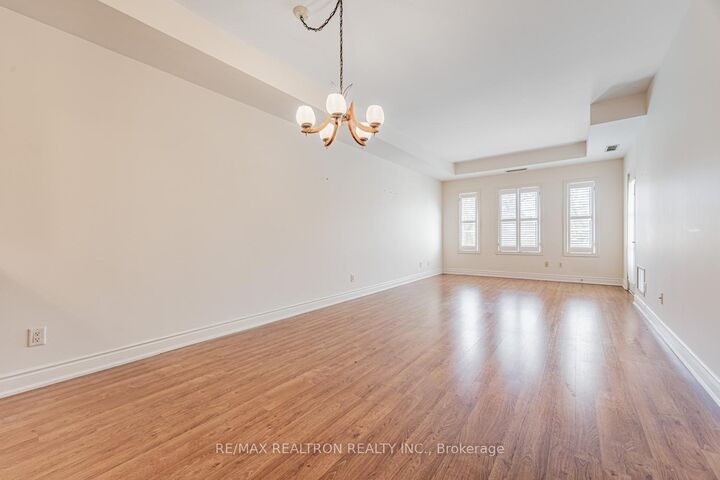Photo de la propriété:  9901 Keele Street 207  ON L6A 0A1 