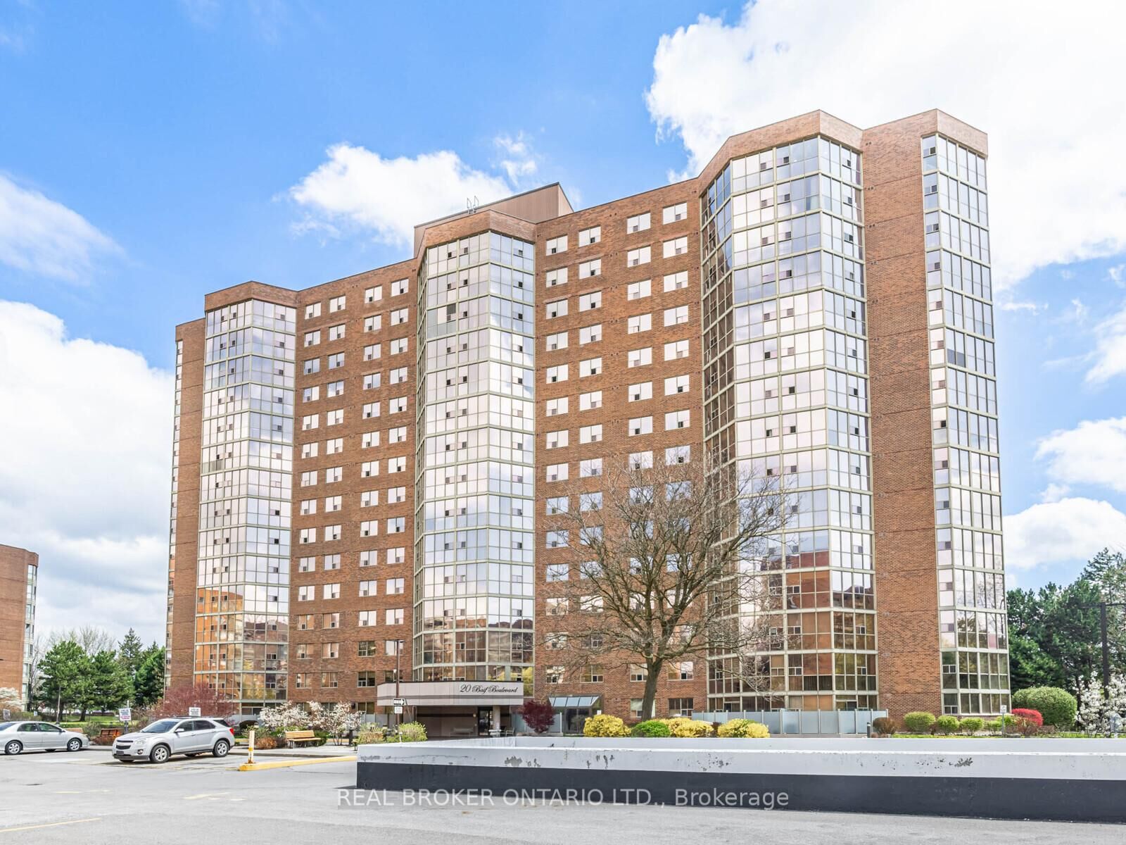 Property Photo:  20 Baif Boulevard 805  ON L4C 8T1 
