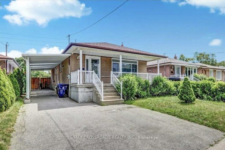 Property Photo:  43 Sophia Drive  ON M1H 1Z3 