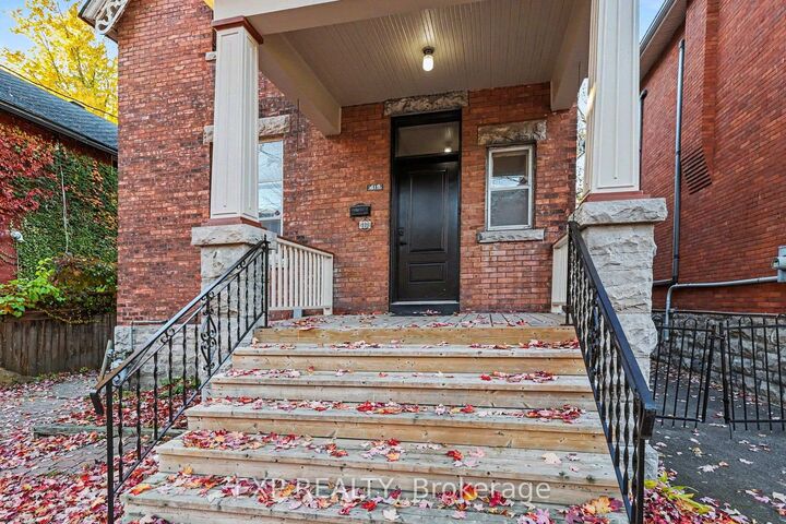 Property Photo: 419 Besserer Street B ON K1N 6B9