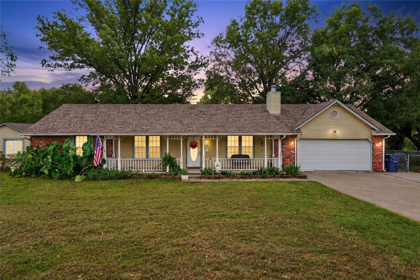 Property Photo: 21277 S 4120 Road OK 74019