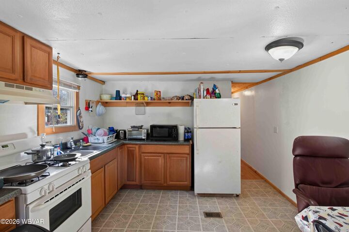 Property Photo:  7478 US-220  PA 18614 