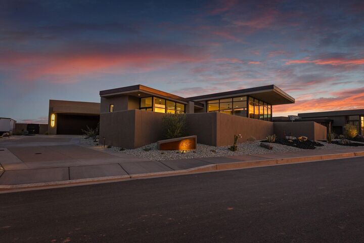 Property Photo: 482 E Palo Brea Ln UT 84738