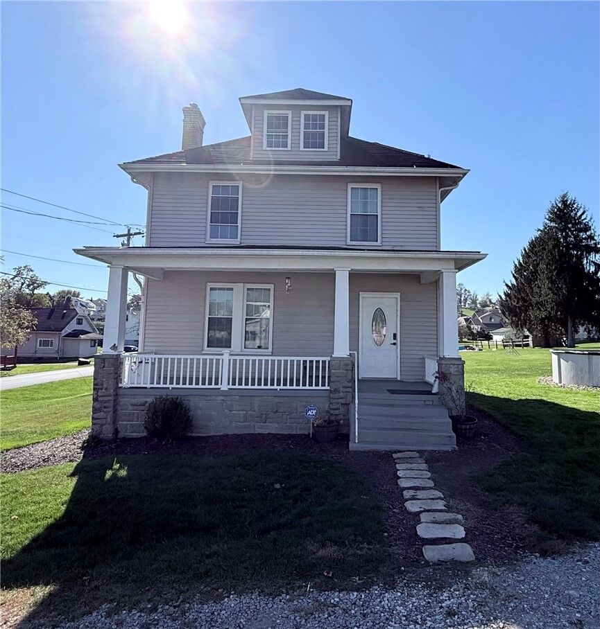 Property Photo:  1002 First Street  PA 15444 