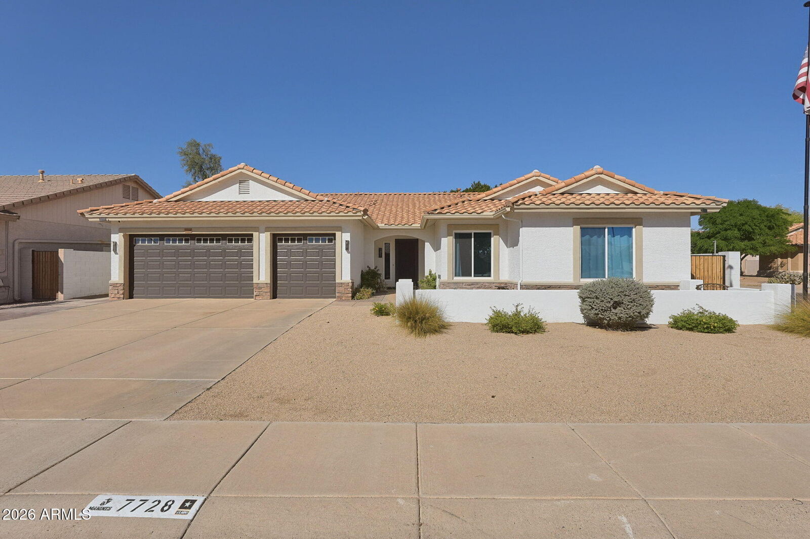 Property Photo:  7728 W Maui Lane  AZ 85381 