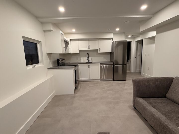 Property Photo:  2339 Parker Street 3  BC V5L 2M2 
