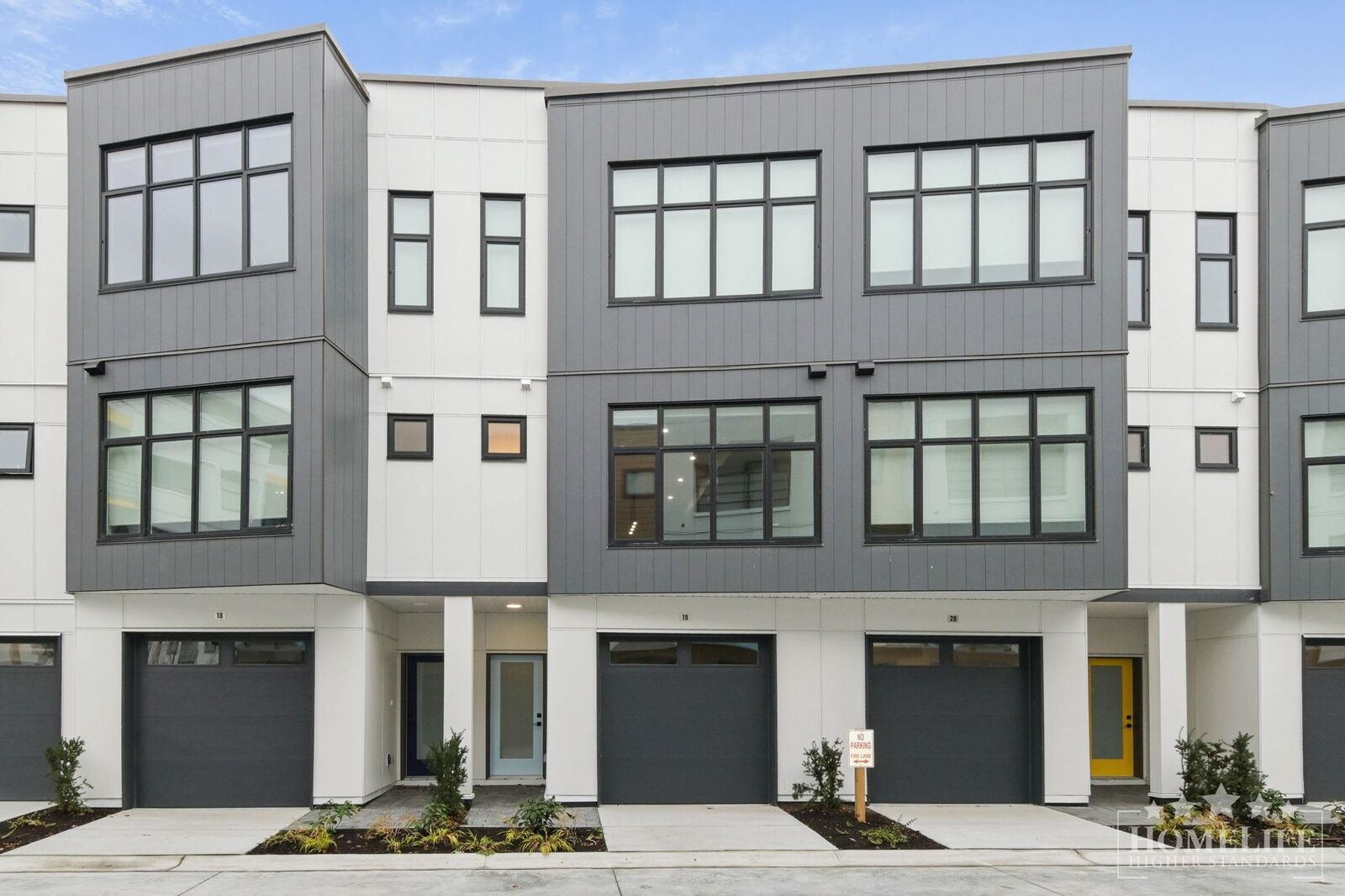 Property Photo:  177 175A Street 19  BC V3Z 1L1 