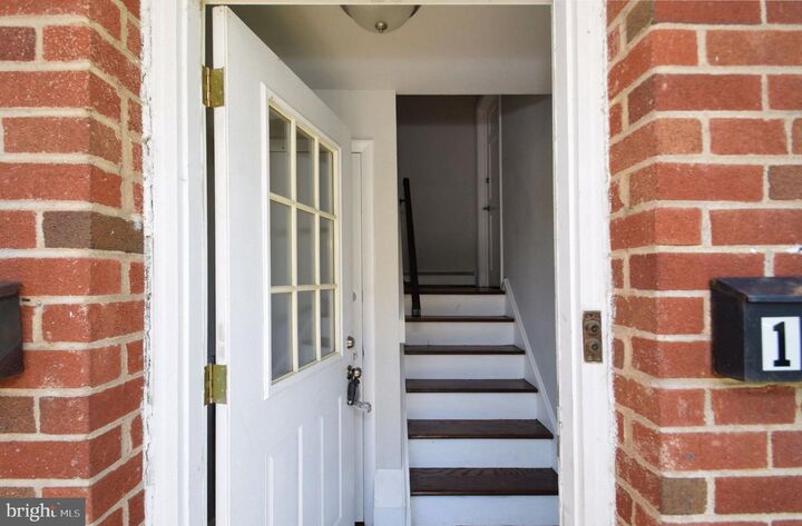 Property Photo: 7 Glenn Circle 7B PA 19038