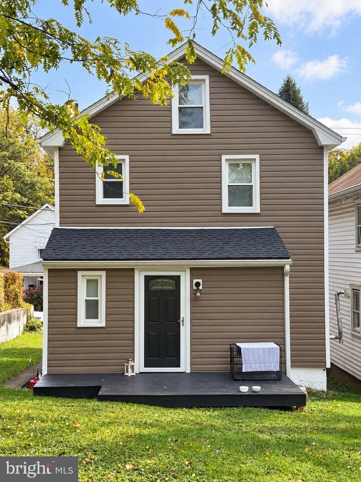 Property Photo: 114 W B Street MD 21716